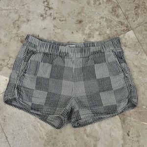 Madewell pull on shorts in striped check size small